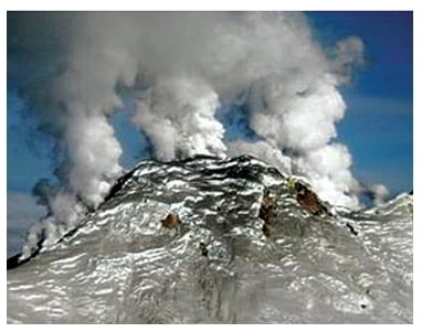 vulcão em erupsão