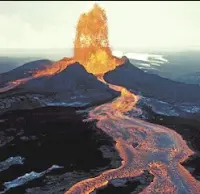 vulcão em erupsão